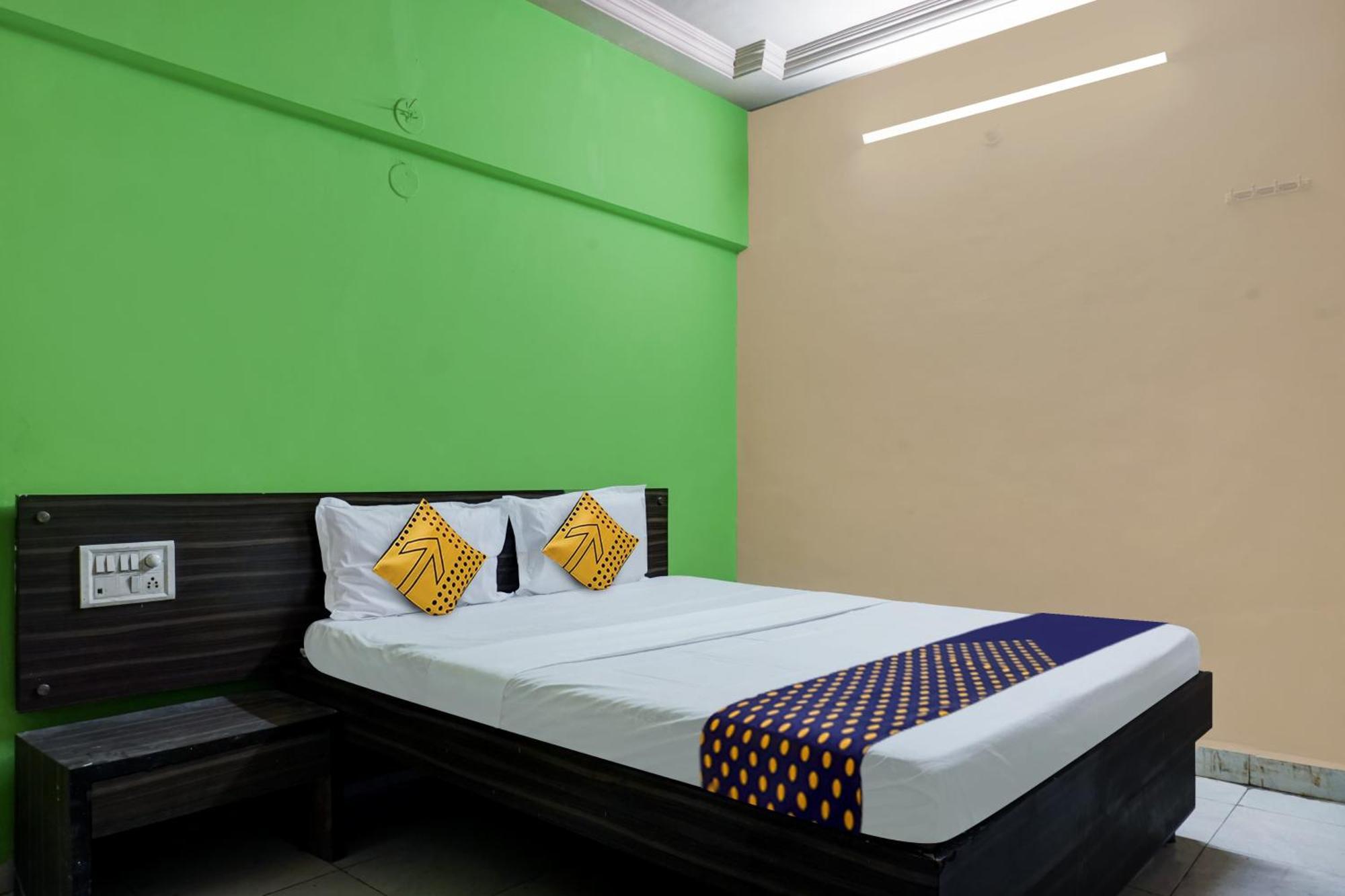 Hotel O Akash Lodge Lātūr Екстериор снимка