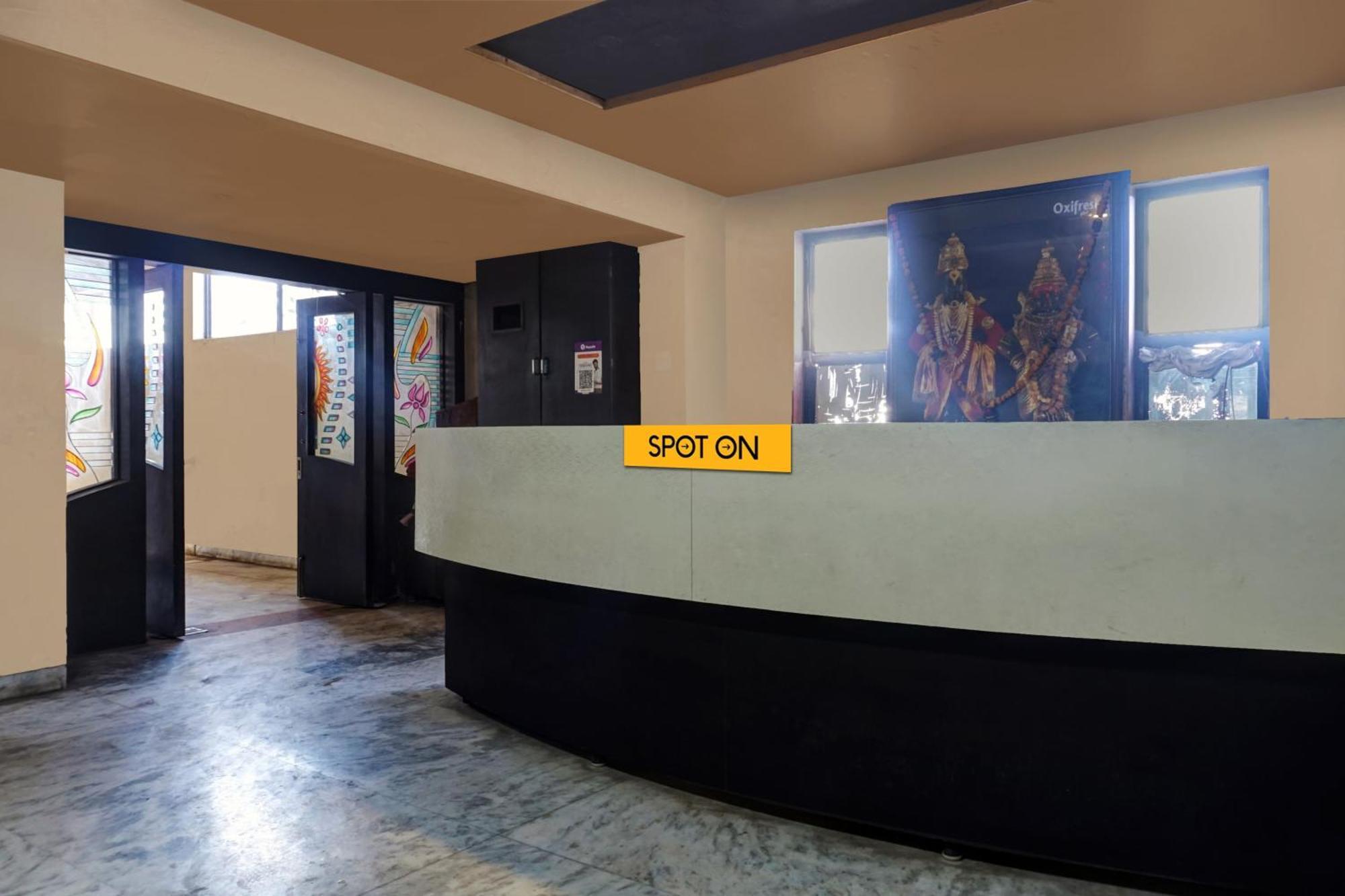 Hotel O Akash Lodge Lātūr Екстериор снимка