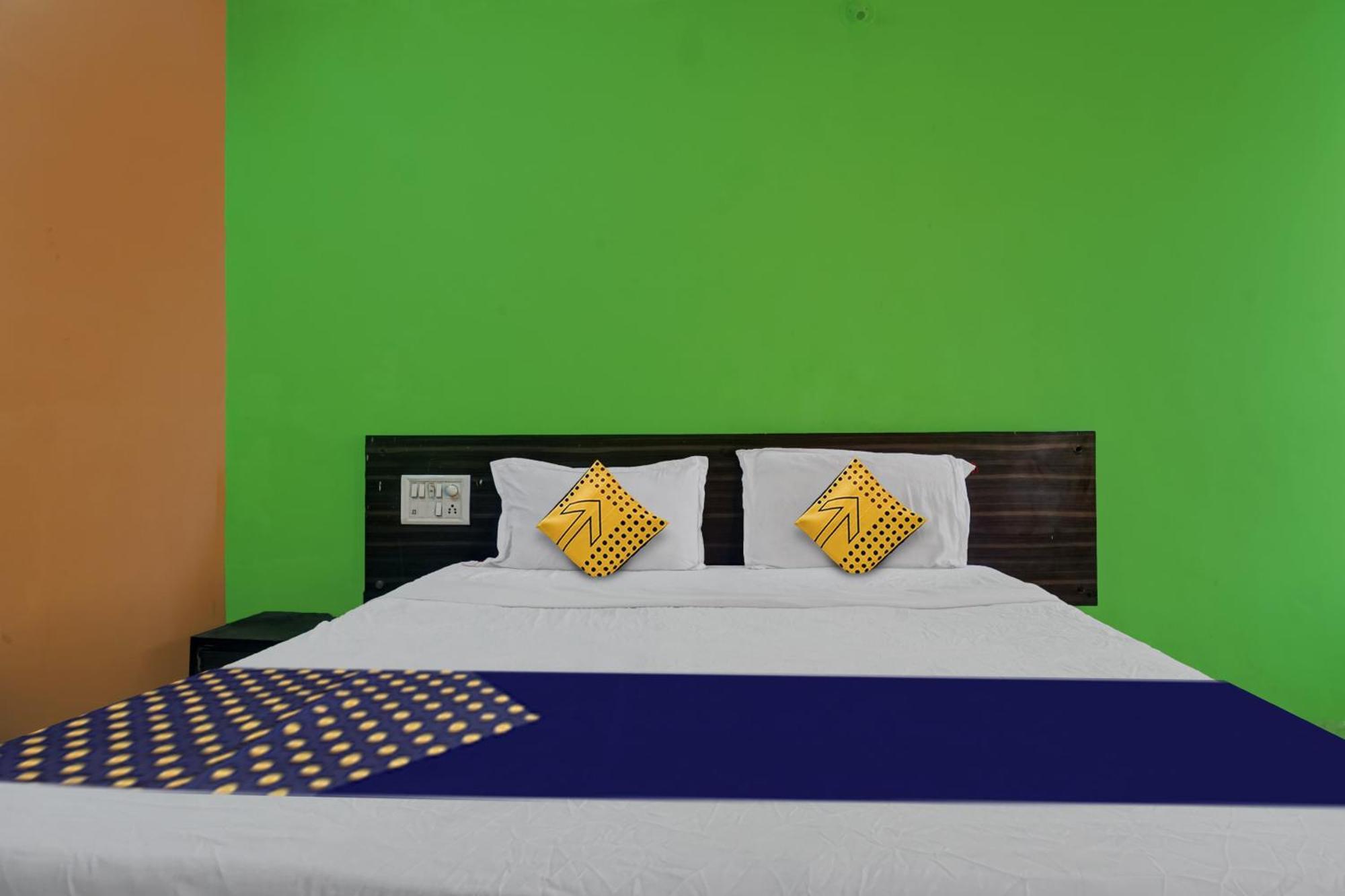 Hotel O Akash Lodge Lātūr Екстериор снимка