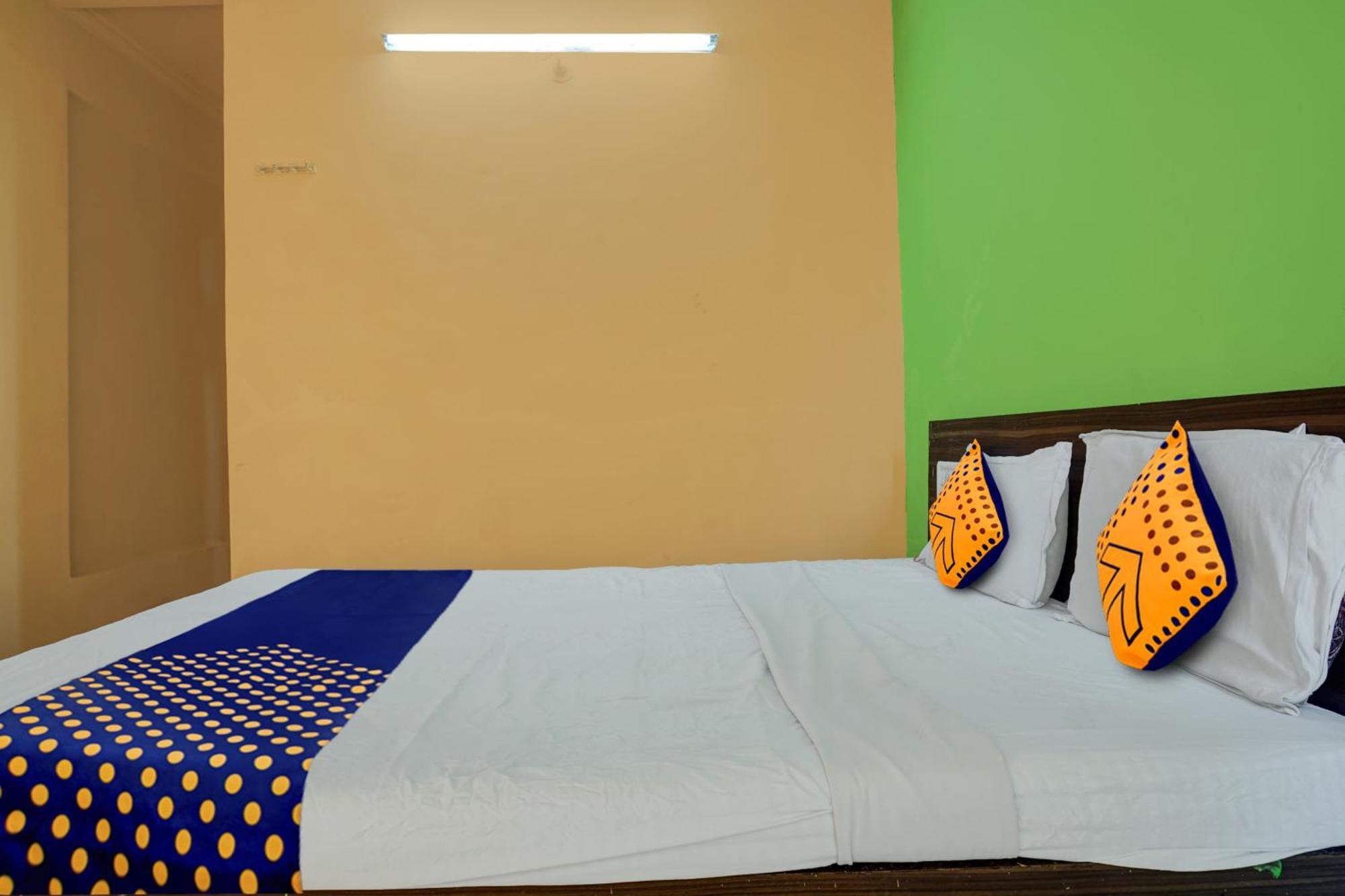Hotel O Akash Lodge Lātūr Екстериор снимка